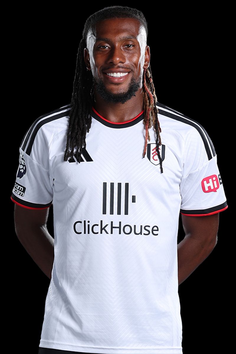 Alex Iwobi in his Fulham kit